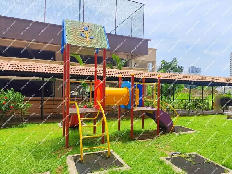 Kondominium untuk Dijual di Azuria Condominium - Leslie Low - Exterior - PropertyGuru.com.my