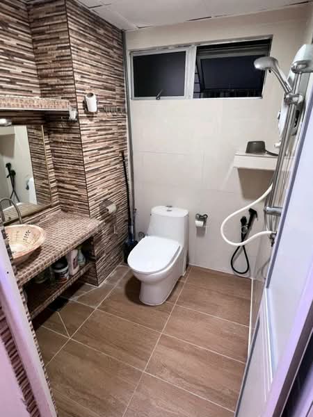 Kondominium untuk Disewa di Endah Regal Condominium - William Teo - Bathroom - PropertyGuru.com.my