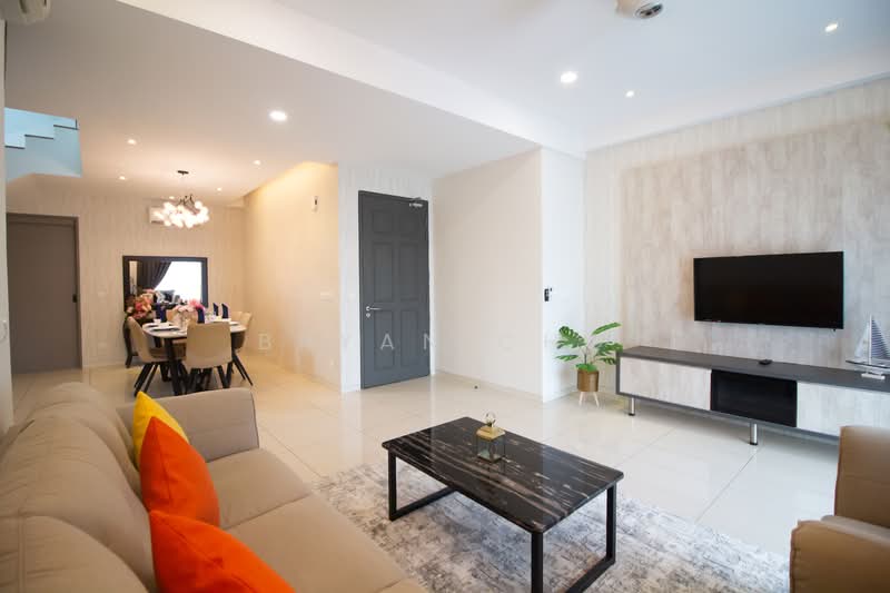 Servis Apartment untuk Dijual di Tropical Villa - Bryan Cho - Living Room - PropertyGuru.com.my