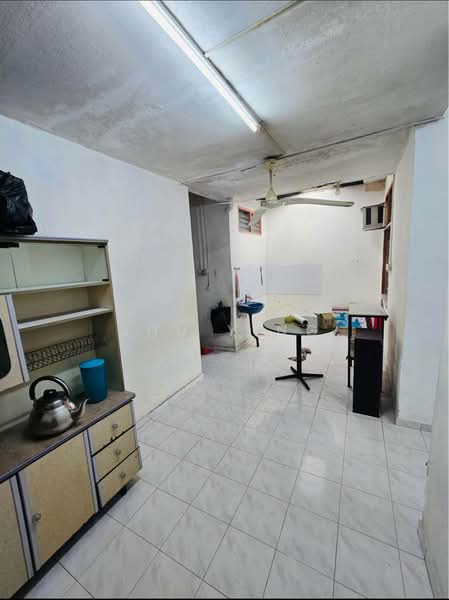 Rumah Teres 1 Tingkat untuk Dijual di Taman Ungku Tun Aminah (Skudai) - Shu Ying - Kitchen - PropertyGuru.com.my