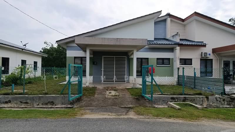 Semi-Detached House for Sale in Karak (Pahang) - Mohammad Azizi - Exterior - PropertyGuru.com.my