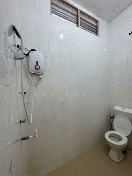 Rumah Teres 2 Tingkat untuk Disewa di Taman Pelangi (Johor Bahru) - Ang Boon Chai - Bathroom - PropertyGuru.com.my