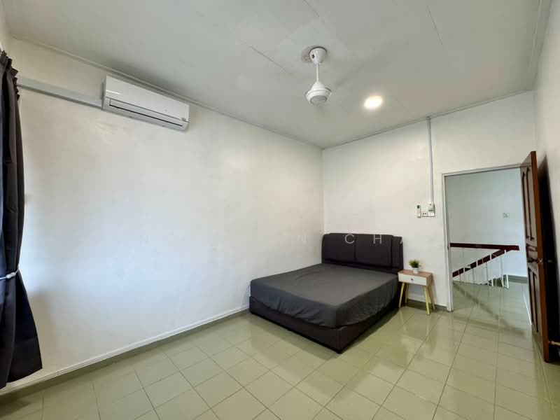 Rumah Teres 2 Tingkat untuk Disewa di Taman Pelangi (Johor Bahru) - Ang Boon Chai - Bedroom - PropertyGuru.com.my