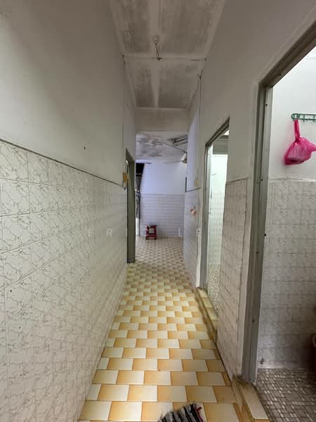 Rumah Teres 1 Tingkat untuk Dijual di Taman Ungku Tun Aminah (Skudai) - Eric Lee - Corridor - PropertyGuru.com.my