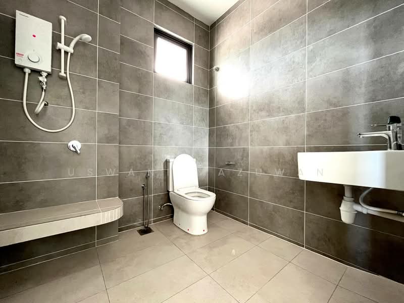Semi-Detached House for Sale in Cyberjaya (Selangor) - Uswani Mazuwan - Bathroom - PropertyGuru.com.my