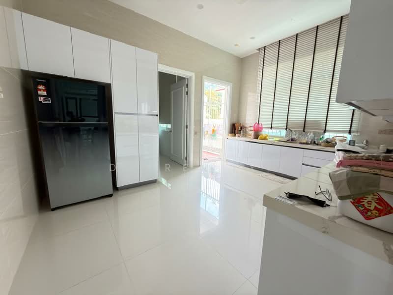 Bungalow for Sale in Kawasan Perumahan Sungai Emas (Batu Ferringhi) - Darren Lye - Kitchen - PropertyGuru.com.my