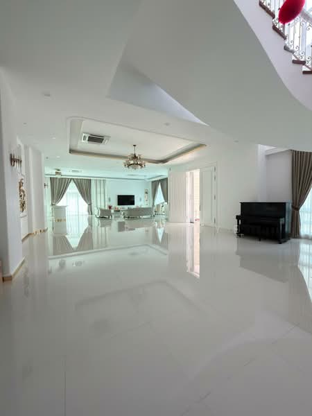 Bungalow for Sale in Kawasan Perumahan Sungai Emas (Batu Ferringhi) - Darren Lye - Living Room - PropertyGuru.com.my