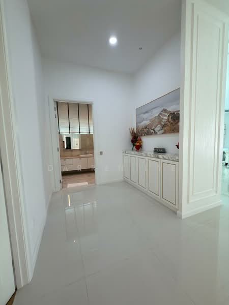 Bungalow for Sale in Kawasan Perumahan Sungai Emas (Batu Ferringhi) - Darren Lye - Corridor - PropertyGuru.com.my