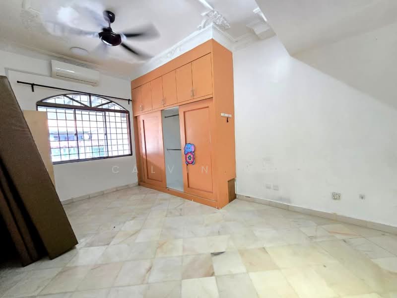1-storey Terraced House for Sale in Taman Johor Jaya (Johor Bahru) - Calvin Lee - Interior - PropertyGuru.com.my