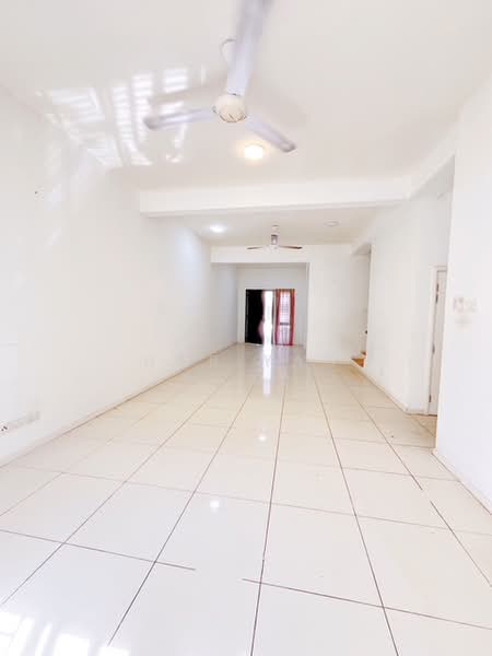 2-storey Terraced House for Sale in Bandar Tropicana Aman (Telok Panglima Garang) - Hor Yan - Living Room - PropertyGuru.com.my