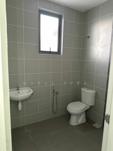 Rumah Teres 2 Tingkat untuk Dijual di Taman Sempurna Jaya (Semenyih) - Nurul Zyra - Bathroom - PropertyGuru.com.my