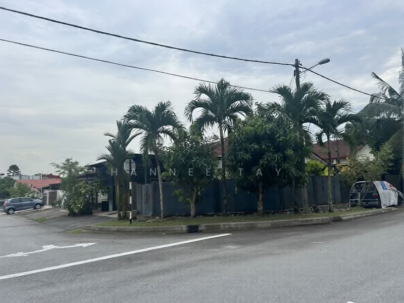 Rumah Teres 1 Tingkat untuk Dijual di Taman Lestari Putra (Seri Kembangan) - Hannee Tay - Exterior - PropertyGuru.com.my