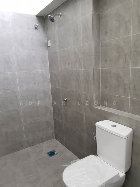 Rumah Teres 2 Tingkat untuk Dijual di Cyberjaya (Selangor) - Adrian Leong - Bathroom - PropertyGuru.com.my