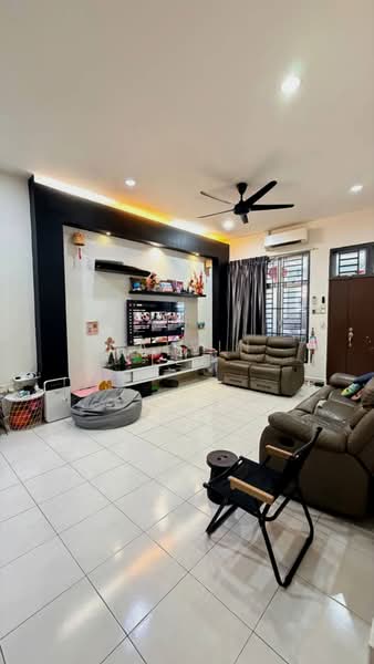 Rumah Teres 1 Tingkat untuk Dijual di Kangkar Pulai (Skudai) - Calvin Lee - Living Room - PropertyGuru.com.my