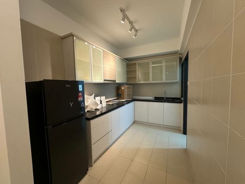 Service Residence for Rent at Tiara Mutiara / The Crown - Yanise Lee - Kitchen - PropertyGuru.com.my