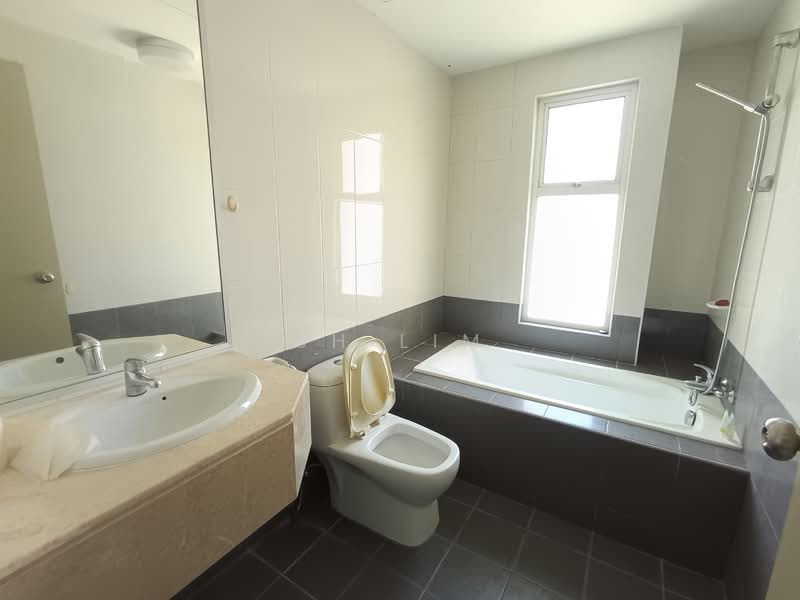 Servis Apartment untuk Dijual di Birch Regency @ Penang Times Square - SH Lim - Bathroom - PropertyGuru.com.my