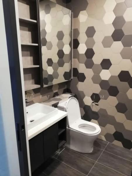 Servis Apartment untuk Disewa di Ceylonz Suites - Jeffney Lim - Bathroom - PropertyGuru.com.my