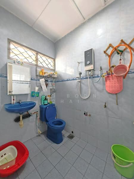 Rumah Teres 2 Tingkat untuk Dijual di Taman Pelangi (Johor Bahru) - Ang Boon Chai - Bathroom - PropertyGuru.com.my