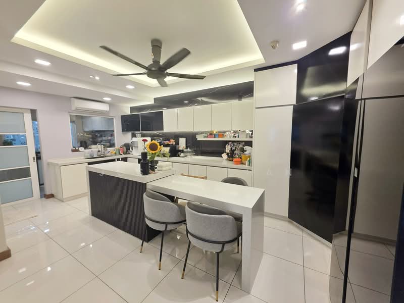 Dry kitchen