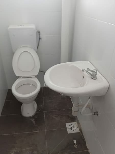 Kilang untuk Dijual di Taman Industri Selayang Utama (Selayang) - Ayden Go - Bathroom - PropertyGuru.com.my