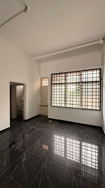 Shop for Rent in Taman Molek (Johor Bahru) - Ang Boon Chai - Interior - PropertyGuru.com.my