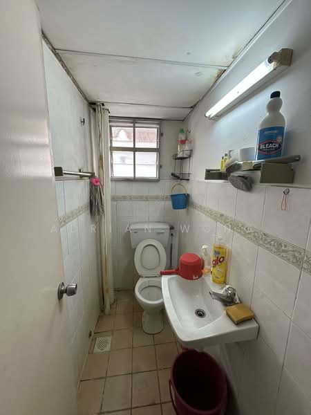 Shop / Office for Rent in Petaling Jaya (Selangor) - Adrian Wong - Bathroom - PropertyGuru.com.my