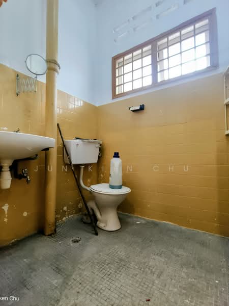 Rumah Teres 2 Tingkat untuk Dijual di Taman Suria Jaya (Cheras) - Jun Kien Chu - Bathroom - PropertyGuru.com.my