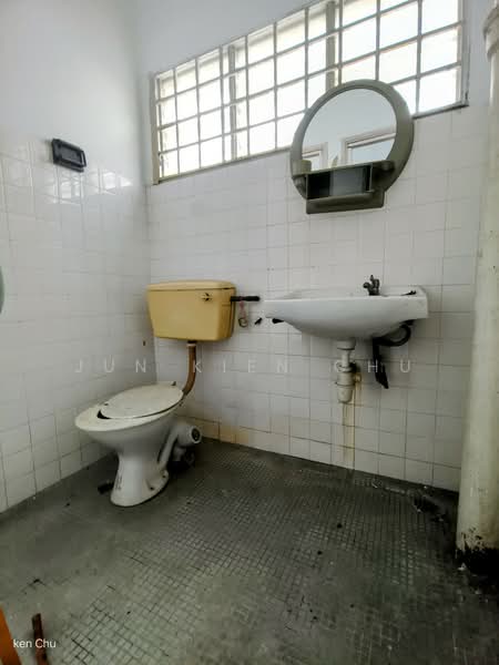 Rumah Teres 2 Tingkat untuk Dijual di Taman Suria Jaya (Cheras) - Jun Kien Chu - Bathroom - PropertyGuru.com.my