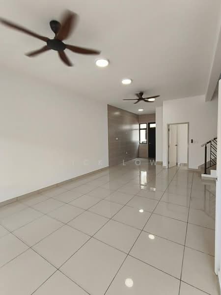 Rumah Teres 2 Tingkat untuk Disewa di Taman Rinting (Masai) - Nick Low - Living Room - PropertyGuru.com.my