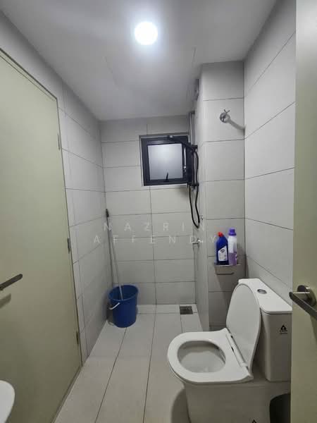 Servis Apartment untuk Disewa di Seiring Residensi - Nazrin Affendy - Bathroom - PropertyGuru.com.my