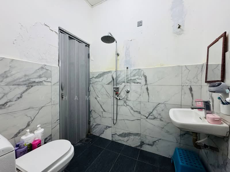 Rumah Banglo untuk Dijual di Jenjarom (Selangor) - Mohamad Hanafi - Bathroom - PropertyGuru.com.my