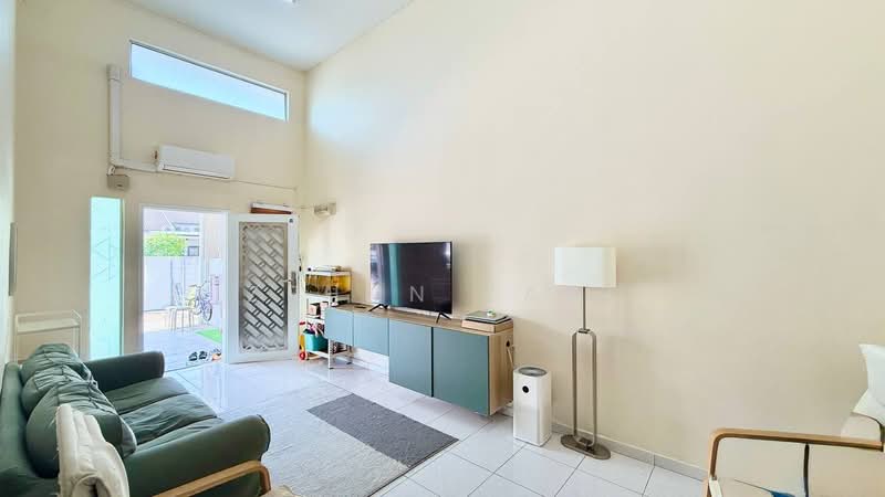Rumah Teres 1 Tingkat untuk Dijual di Desa Dengkil (Dengkil) - Zehan Zaki - Living Room - PropertyGuru.com.my