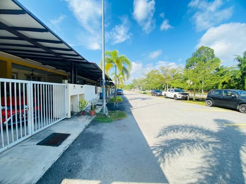 Rumah Teres 1 Tingkat untuk Dijual di Desa Dengkil (Dengkil) - Zehan Zaki - PropertyGuru.com.my