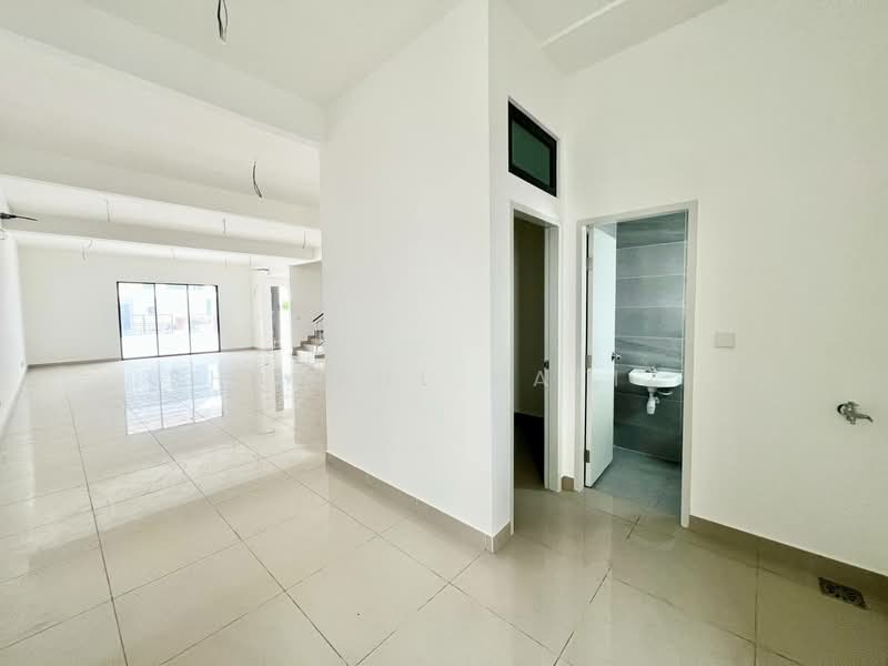 2-storey Terraced House for Sale in Cyber 10 (Cyberjaya) - Shahrul Hafizi - Living Room - PropertyGuru.com.my