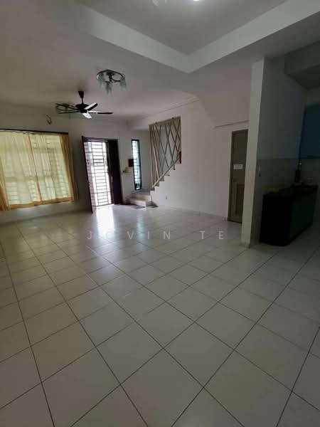 Rumah Teres 2 Tingkat untuk Dijual di Taman Setia Indah (Tebrau) - Jovin Te - Living Room - PropertyGuru.com.my