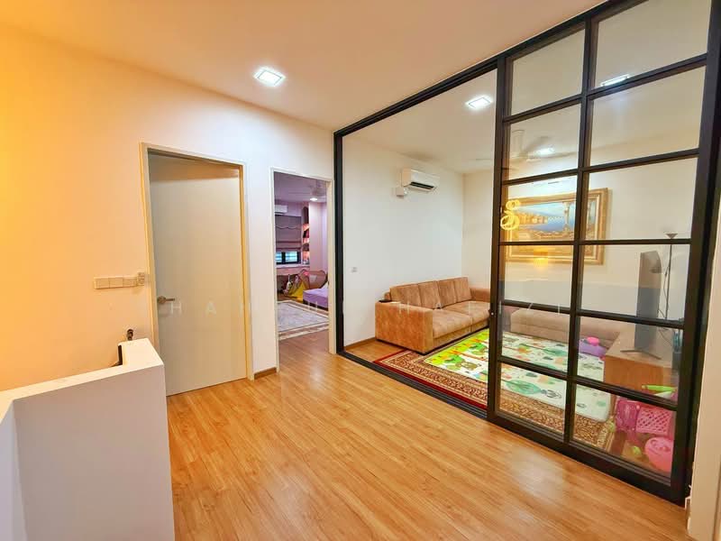 2-storey Terraced House for Sale in Cyber 10 (Cyberjaya) - Shahrul Hafizi - Living Room - PropertyGuru.com.my