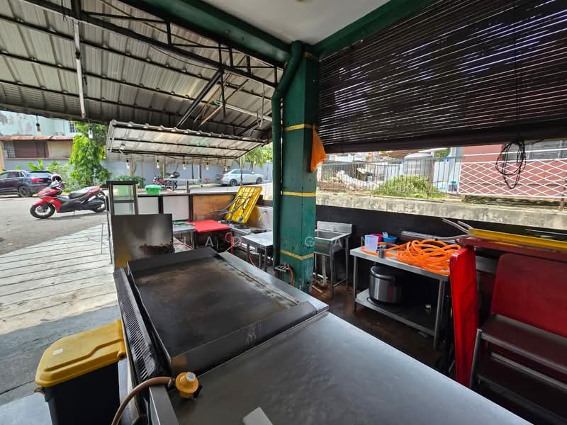 Shop / Office for Rent in Taman Tan Yew Lai (Jalan Klang Lama (Old Klang Road)) - Jade Gan - Exterior - PropertyGuru.com.my