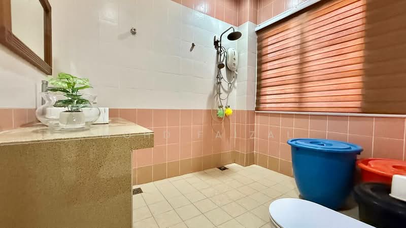 Bungalow for Sale in Dengkil (Selangor) - Mohd Faizal - Bathroom - PropertyGuru.com.my