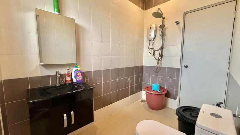 Bungalow for Sale in Dengkil (Selangor) - Mohd Faizal - Bathroom - PropertyGuru.com.my