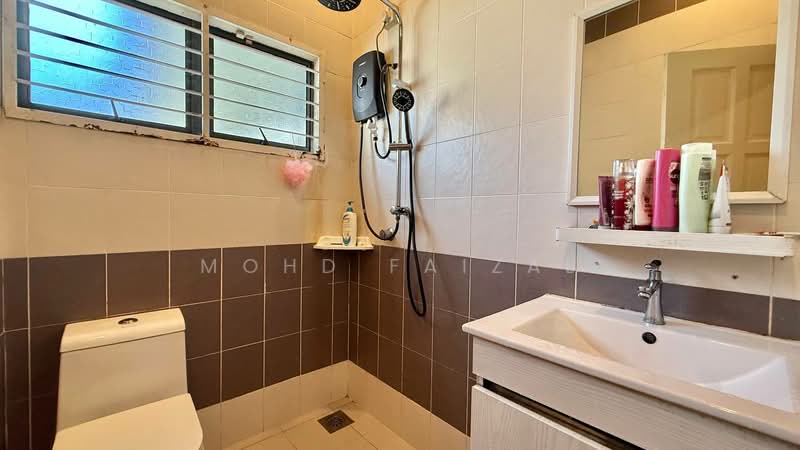 Bungalow for Sale in Dengkil (Selangor) - Mohd Faizal - Bathroom - PropertyGuru.com.my