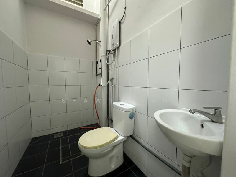 Rumah Teres 1 Tingkat untuk Disewa di Taman Pelangi (Johor Bahru) - Shawn Chan - Bathroom - PropertyGuru.com.my