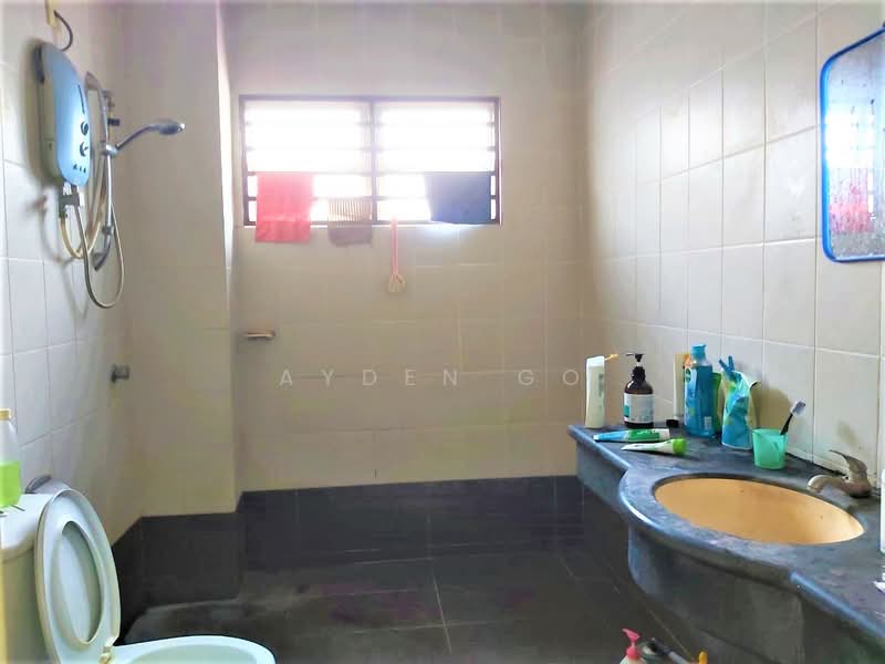 Rumah Teres 2 Tingkat untuk Disewa di Taman Sri Bintang (Kepong) - Ayden Go - Bathroom - PropertyGuru.com.my
