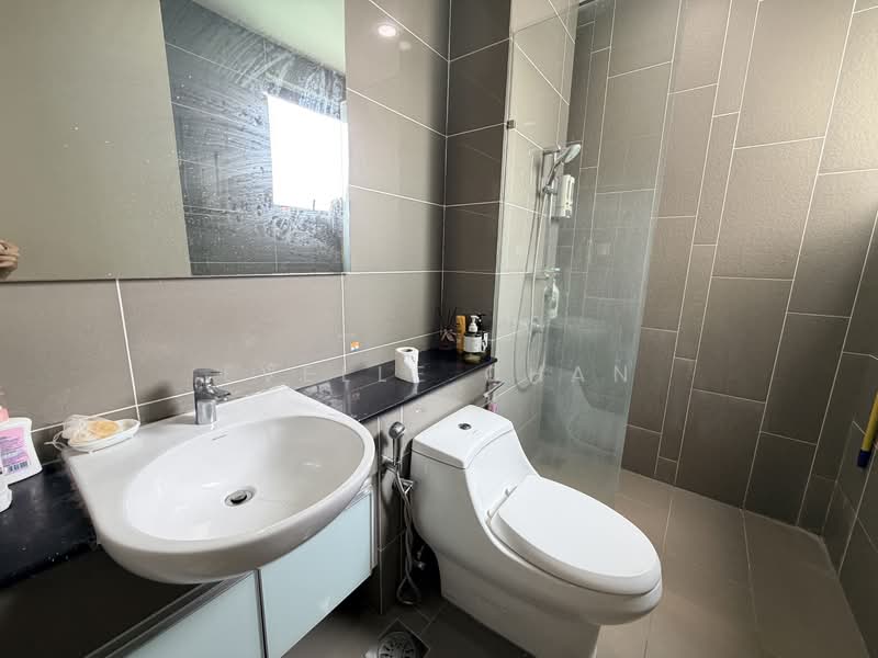 Rumah Berkembar untuk Dijual di 16 Sierra (Puchong) - Evelle Chan - Bathroom - PropertyGuru.com.my
