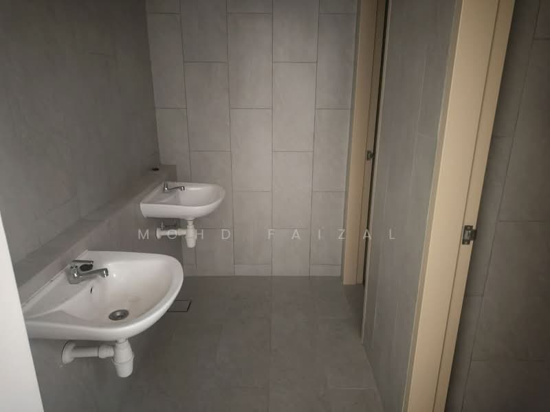 Shop for Rent in Dengkil (Selangor) - Mohd Faizal - Bathroom - PropertyGuru.com.my