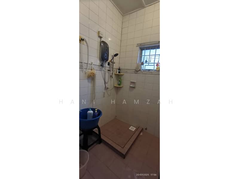 Rumah Teres 2 Tingkat untuk Dijual di Bukit Indah (Ampang) - Hani Hamzah - Bathroom - PropertyGuru.com.my