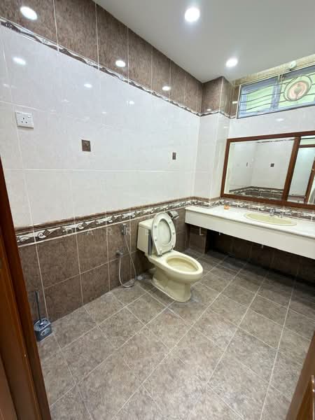 Rumah Banglo untuk Dijual di Kawasan Perumahan Sungai Emas (Batu Ferringhi) - Darren Lye - Bathroom - PropertyGuru.com.my