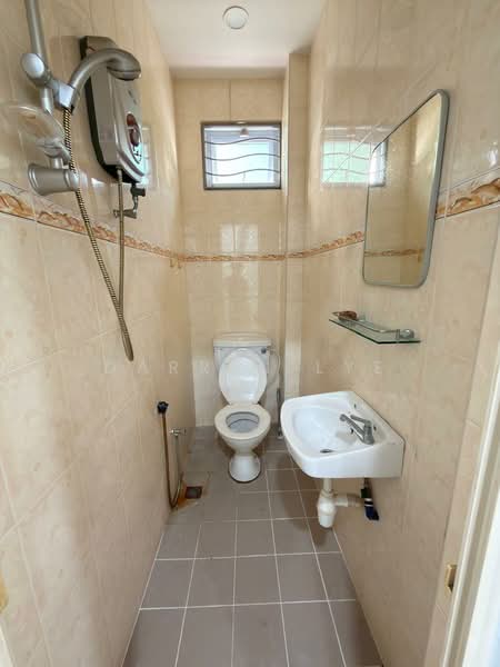 Rumah Banglo untuk Dijual di Kawasan Perumahan Sungai Emas (Batu Ferringhi) - Darren Lye - Bathroom - PropertyGuru.com.my