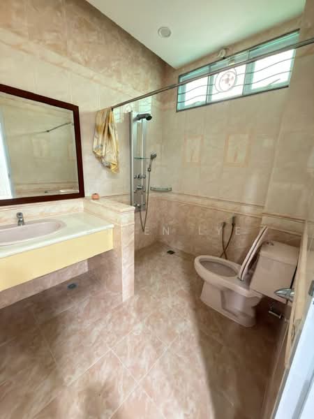 Rumah Banglo untuk Dijual di Kawasan Perumahan Sungai Emas (Batu Ferringhi) - Darren Lye - Bathroom - PropertyGuru.com.my