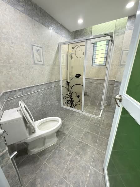 Rumah Banglo untuk Dijual di Kawasan Perumahan Sungai Emas (Batu Ferringhi) - Darren Lye - Bathroom - PropertyGuru.com.my
