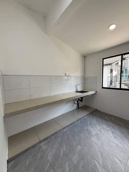 1.5-storey Terraced House for Sale in Johor Bahru (Johor) - Joan Sin - Kitchen - PropertyGuru.com.my